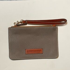 Dooney & Bourke Pebble Grain Medium Wristlet Gray